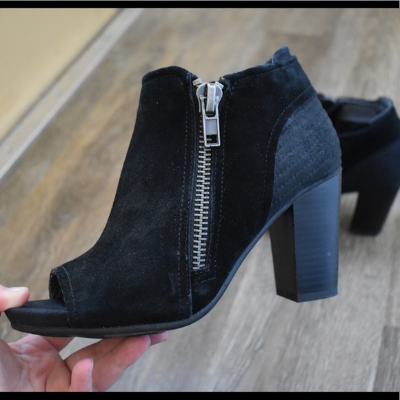 Open toed black heels - Picture 5 of 6